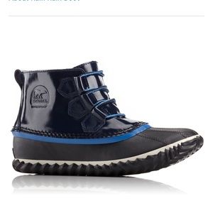 SOREL Out ‘N About blue ankle boots